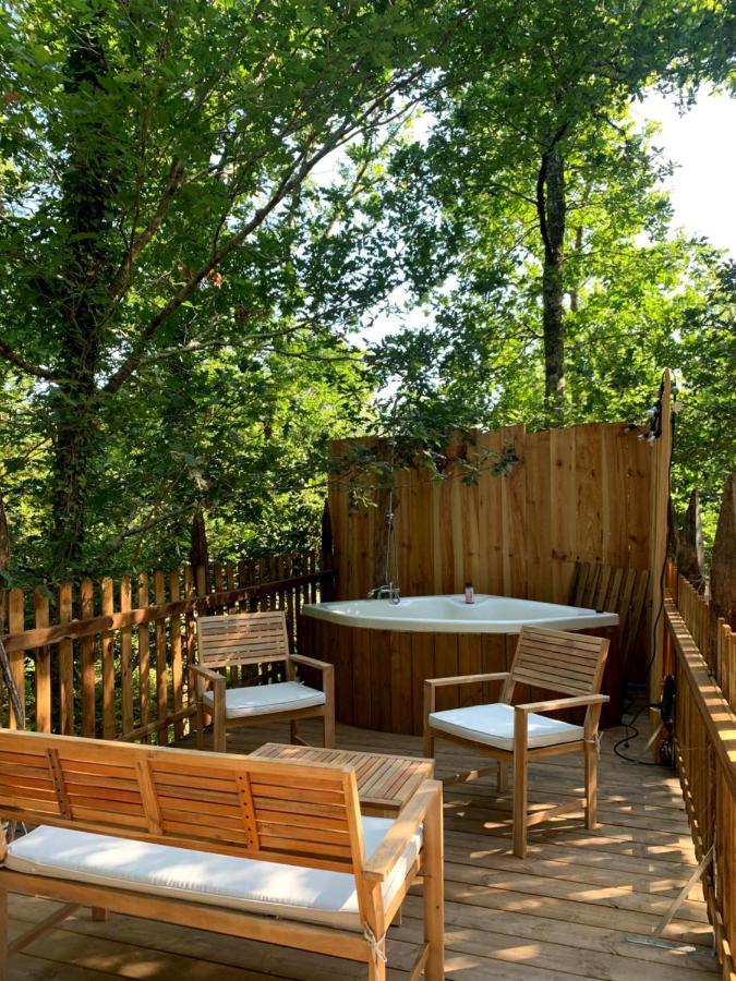 Magic Roof Top Bus With Big Bath In The Tree Forest! ميميزا بلاج المظهر الخارجي الصورة